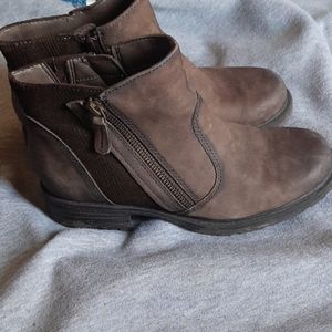 Earth, Jordan Ankle Boots women's